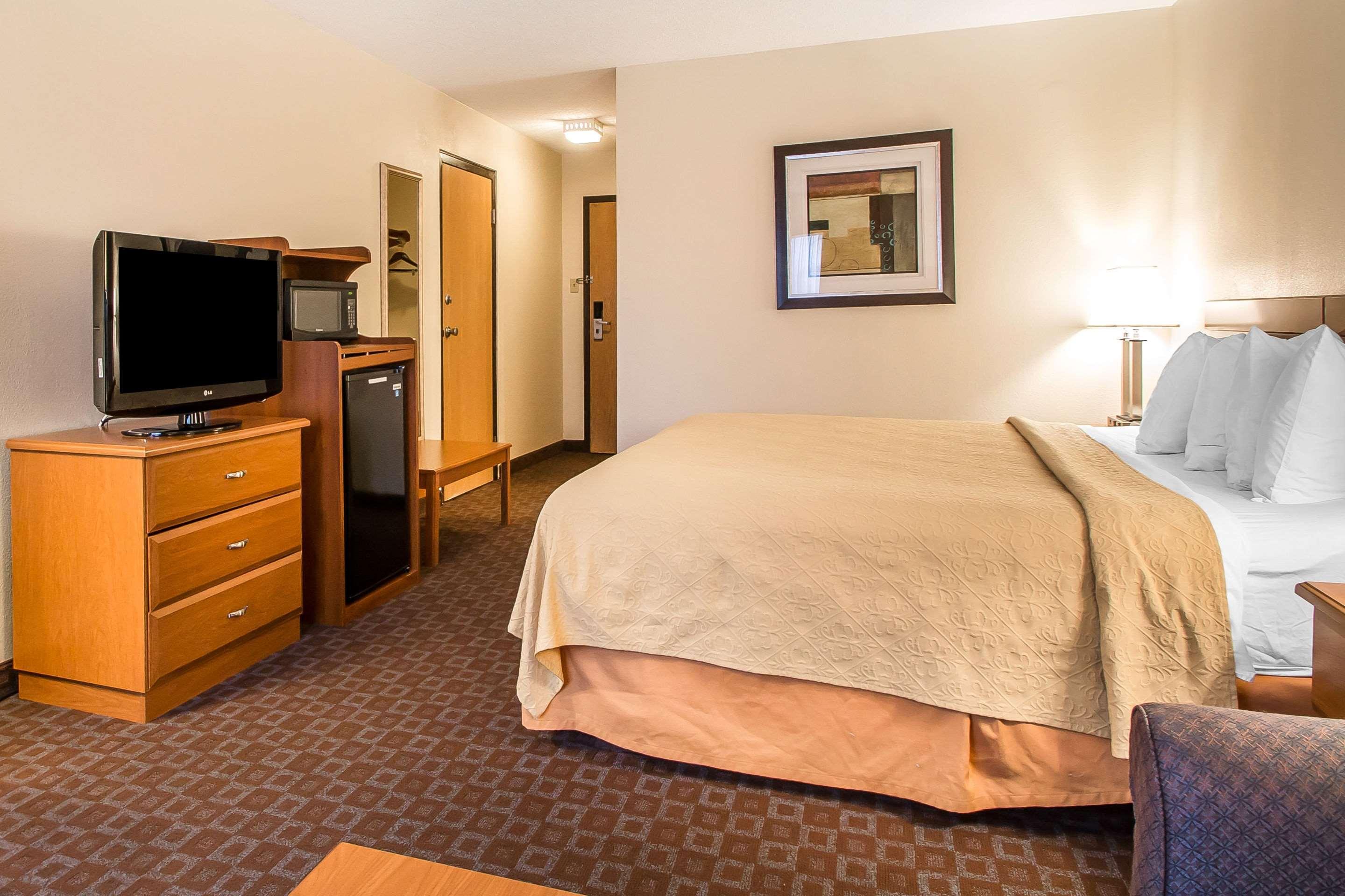 Quality Inn Morris I-80 Экстерьер фото