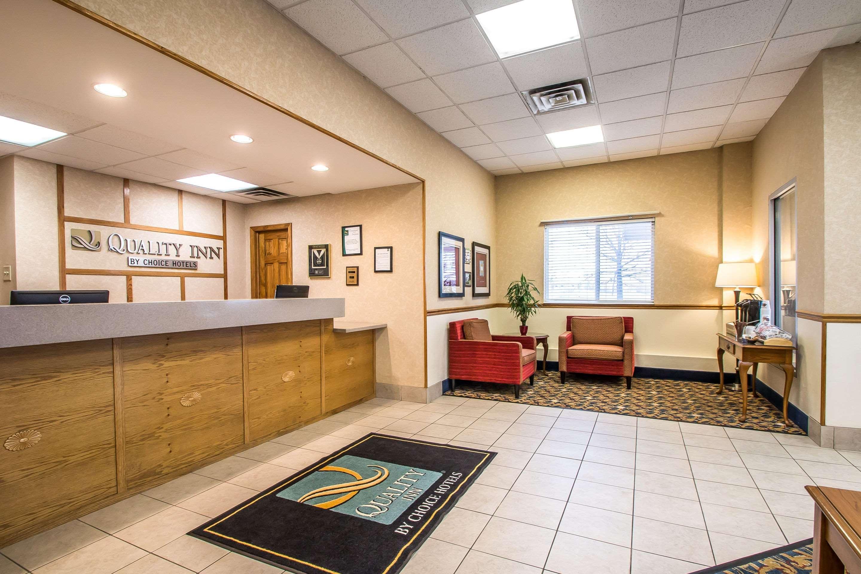 Quality Inn Morris I-80 Экстерьер фото